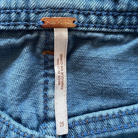 Free People Denim Mini Skirt Snap Front Patch Pocket Size 25 - Picture 3 of 4